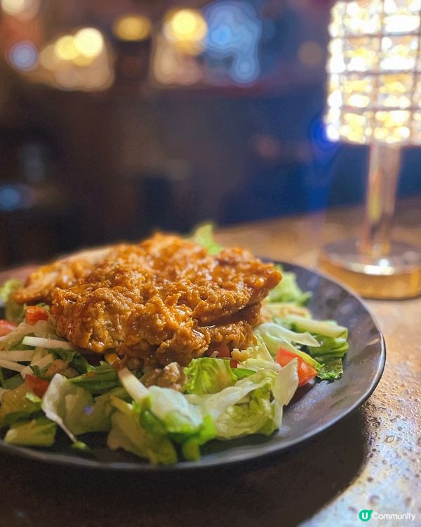 獨特加州風格嘅一間酒吧