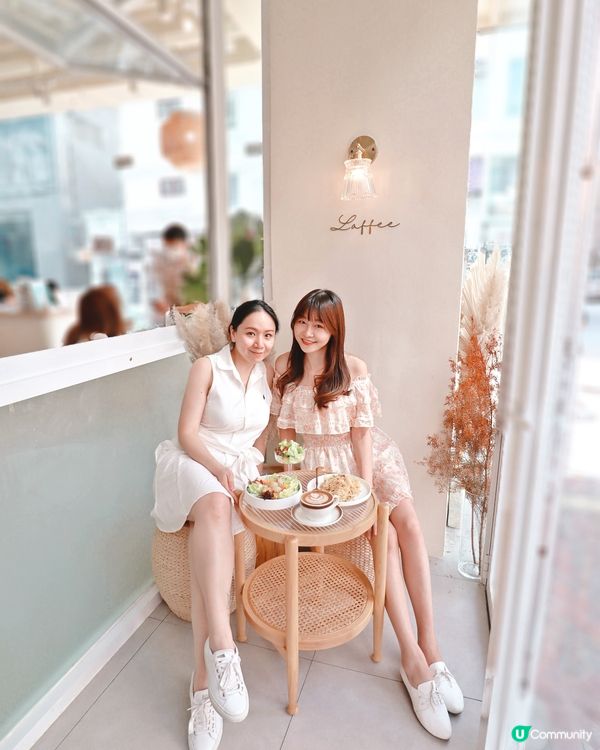 呢個女人陪我去咗好多地方打卡😚