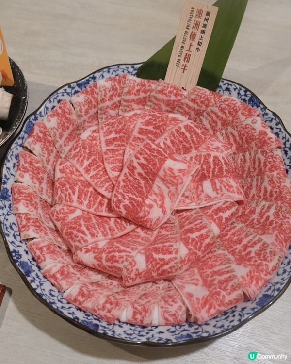 和牛、鮑魚、青口海鮮任食火鍋！