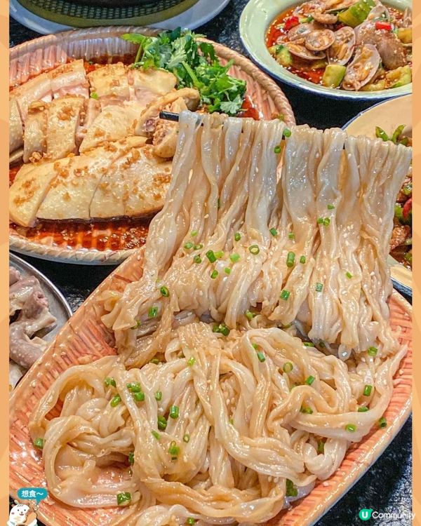 在深圳大排檔!! 就愛這一口芝麻油撈粉!! 