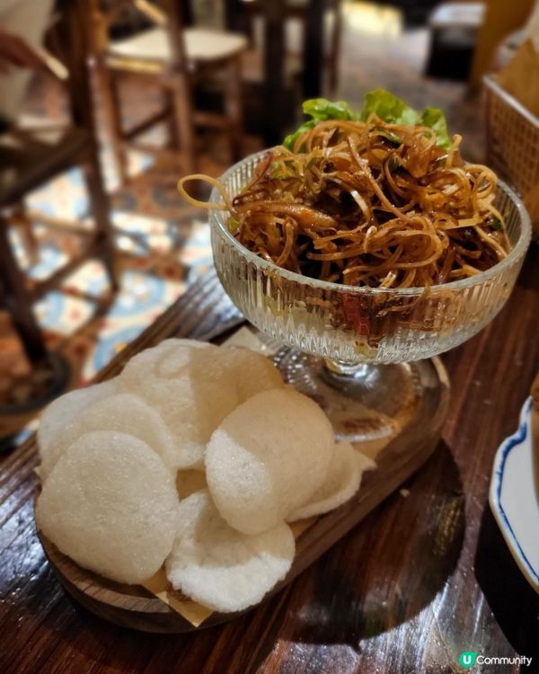 銅鑼灣︳漫天燈籠下的越南菜