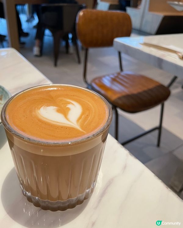 這裏環境清靜，被一個公園包圍，真的很適合現在的漸冷天氣。在這...