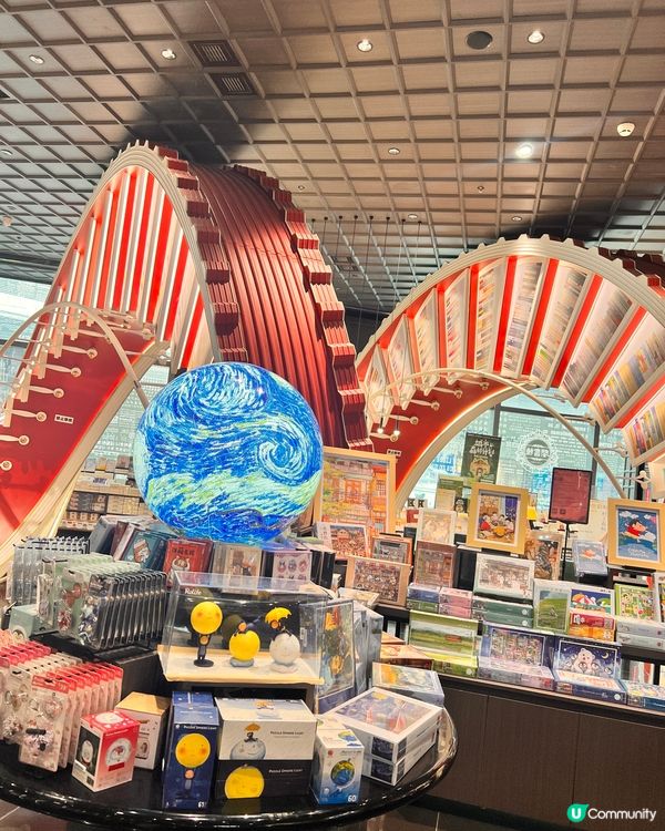 #深圳最美書店#螺施式紅色巨型書架#全民打卡企划