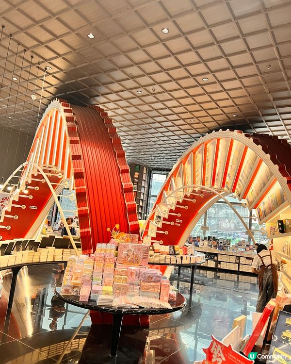 #深圳最美書店#螺施式紅色巨型書架#全民打卡企划