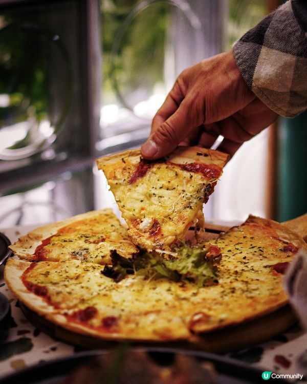 我今次去了旺角的Amico 1890，一間兩層的西式餐廳，裝...