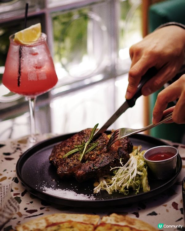 我今次去了旺角的Amico 1890，一間兩層的西式餐廳，裝...