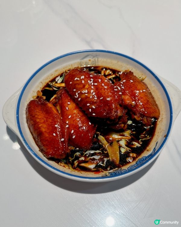 超巨型嘅雞軟骨肉餅即叫即煎，成個拳頭咁大😋😋