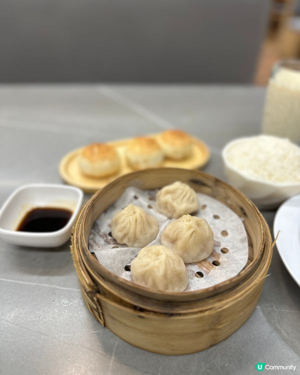 沙田禾輋商場新開上海菜餐廳，餐牌上的選擇都幾多，價錢唔算好貴...