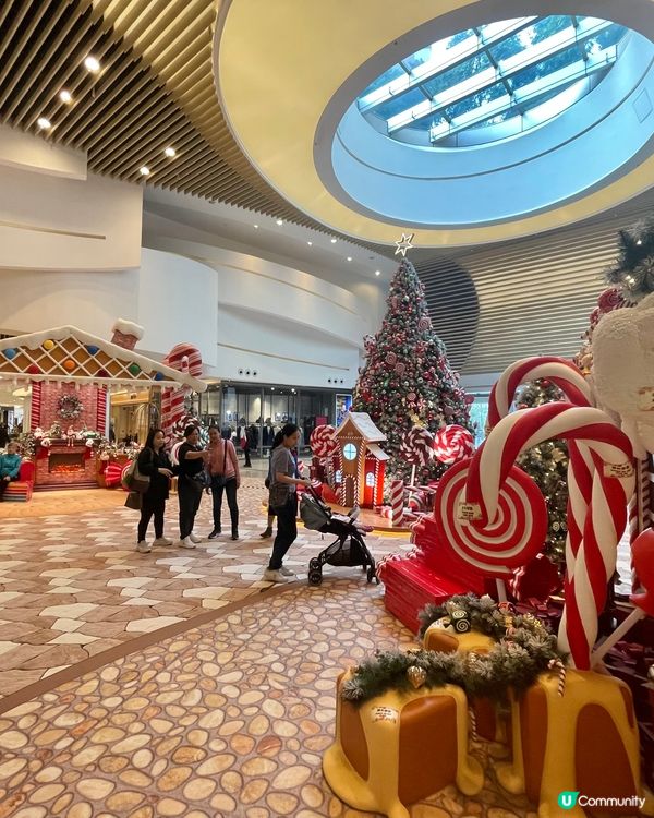 冬日糖果甜蜜屋，這裏佈置到糖果樂園，有薑餅糖果屋，還有糖果互...