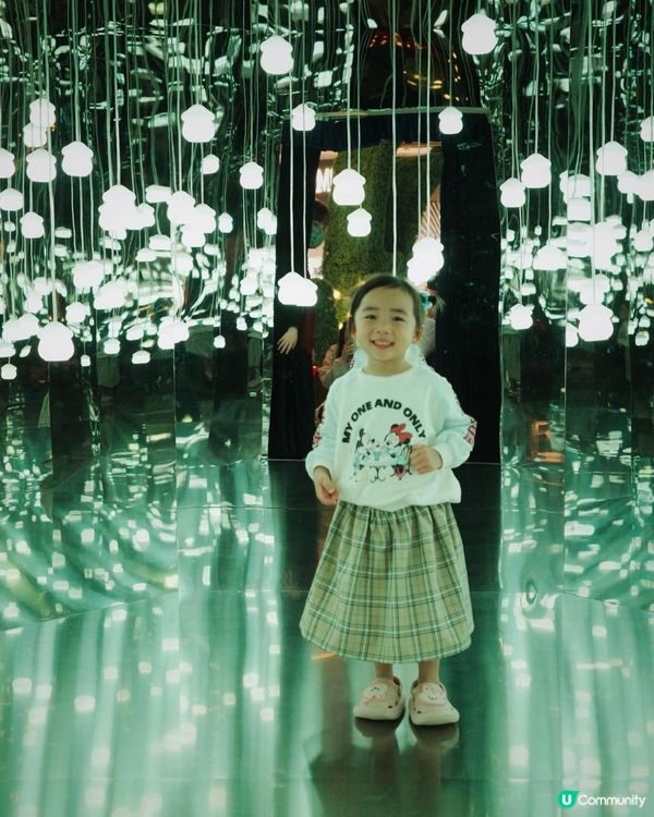 聖誕打卡必去景點｜東薈城 x「藍精靈聖誕村莊」| 『蘑』幻迷離蘑菇屋 ｜彷如置身TeamLab