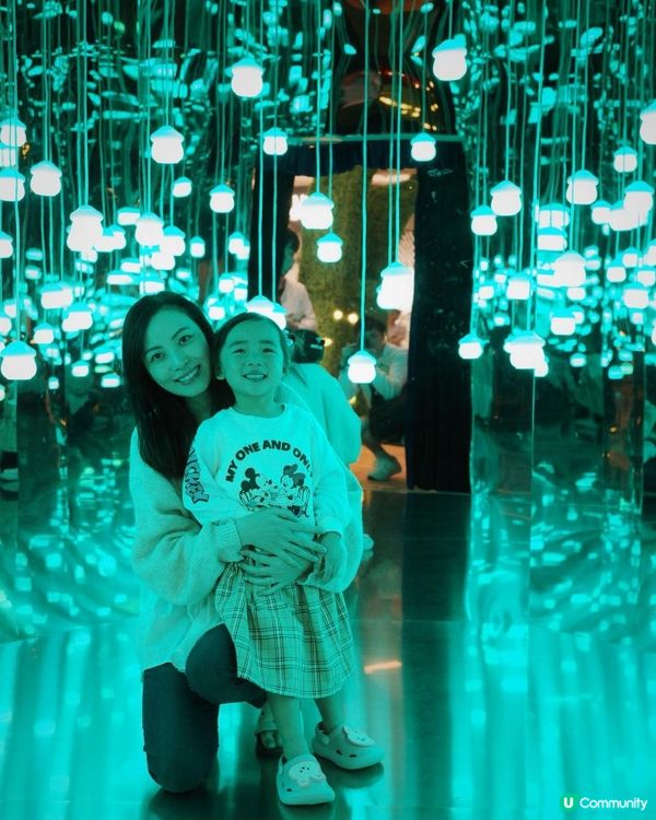 聖誕打卡必去景點｜東薈城 x「藍精靈聖誕村莊」| 『蘑』幻迷離蘑菇屋 ｜彷如置身TeamLab