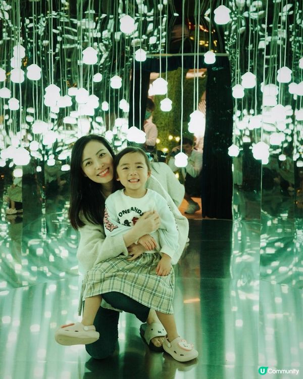 聖誕打卡必去景點｜東薈城 x「藍精靈聖誕村莊」| 『蘑』幻迷離蘑菇屋 ｜彷如置身TeamLab