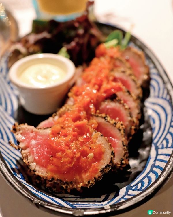 愉景灣海邊飲勁大杯芒果汁