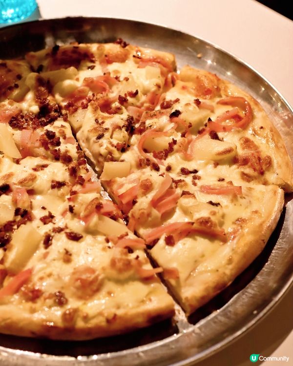 愉景灣海邊飲勁大杯芒果汁