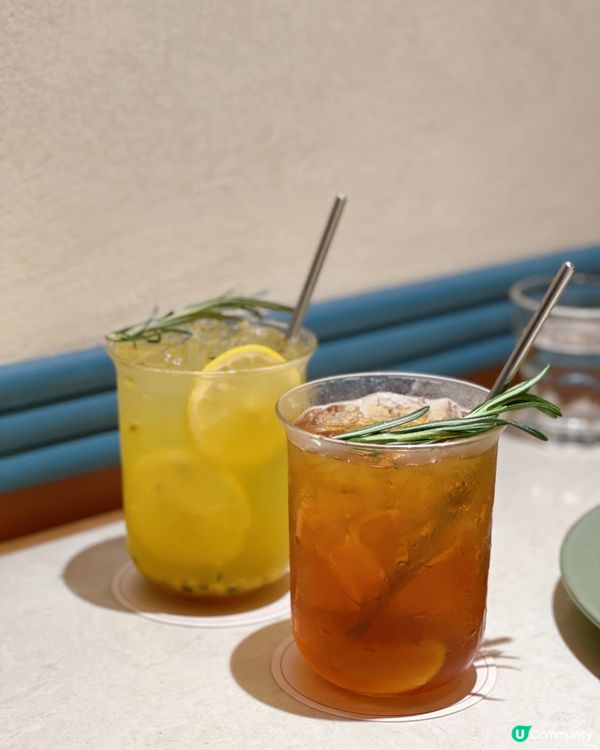 最近海港城開咗間🇰🇷韓國過江龍cafe🍰🍧，店內座位非常舒適...