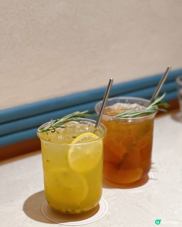 最近海港城開咗間🇰🇷韓國過江龍cafe🍰🍧，店內座位非常舒適...