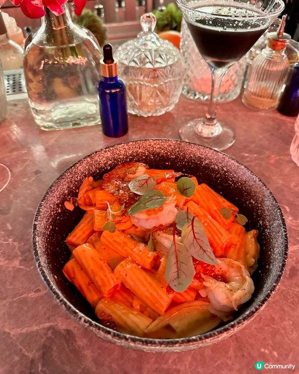 旺角首個唯美月球主題酒吧