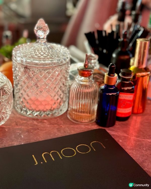 旺角首個唯美月球主題酒吧