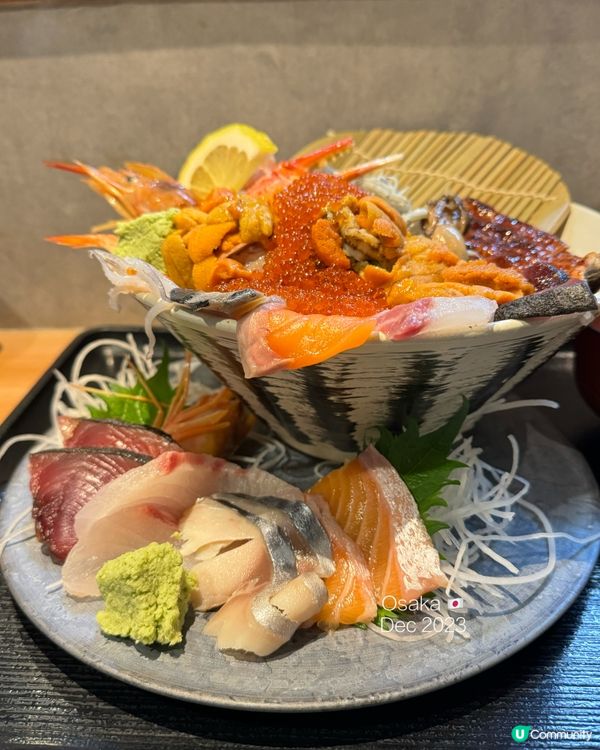 份量十足的海鮮丼