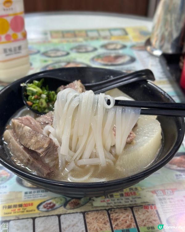 必食招牌崩沙牛腩