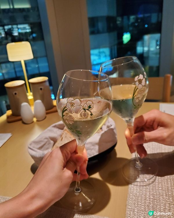 AKI香檳節慶晚餐