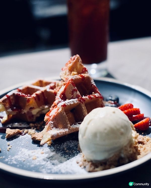 暗黑系水泥風咖啡店