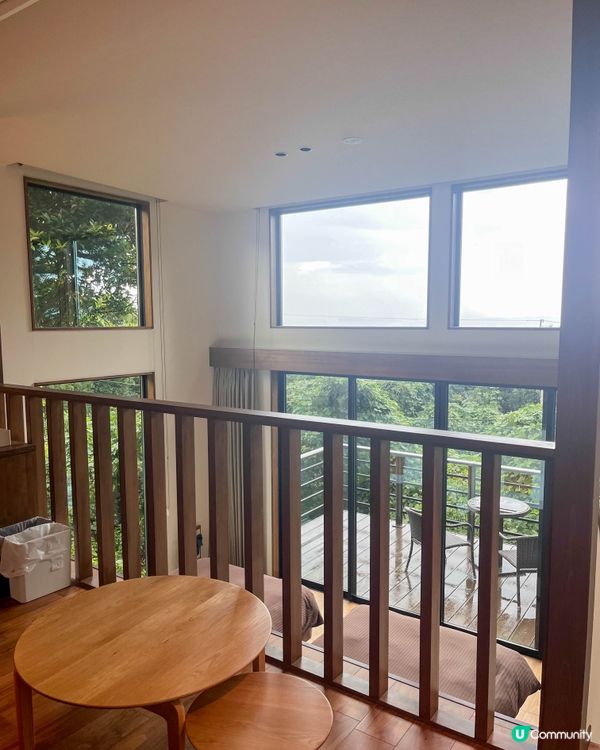 【被一片綠意包圍著的兩層獨棟小屋】