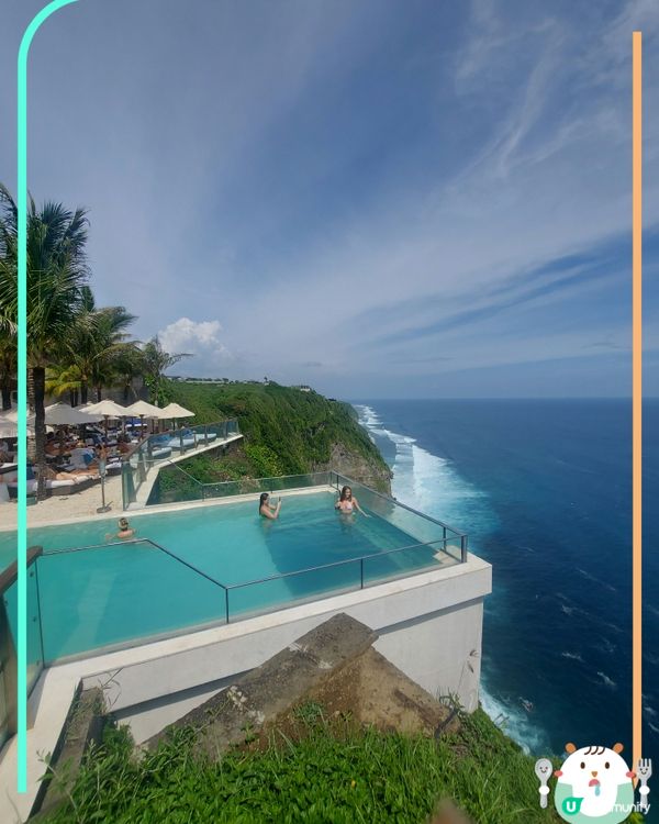 懸崖邊玻離泳池打卡一流