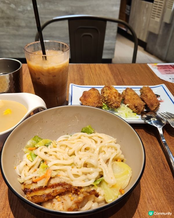 坑口明德邨商場內(榮式燒雞扒)