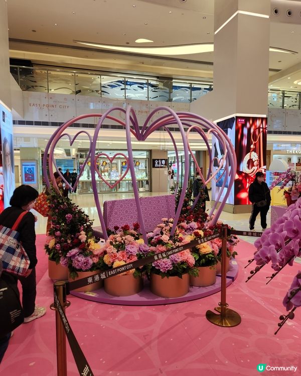 坑口站東港城商場內