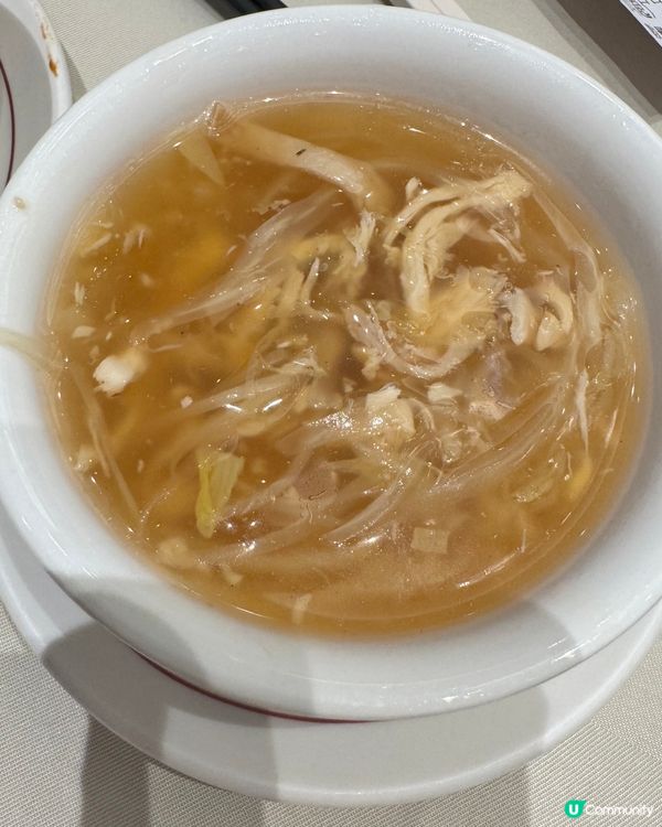 一大夥人愉快的生日聚餐