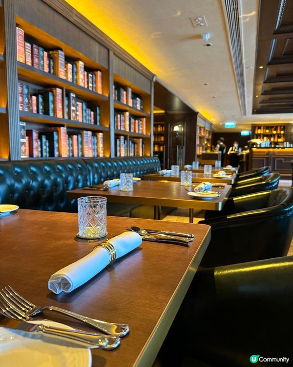 飽覽維港靚景 置身於文藝復古風圖書館Fine Dining
