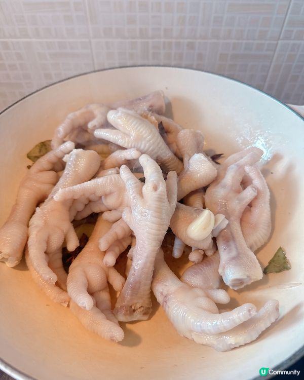 鹵水雞肶同雞腳