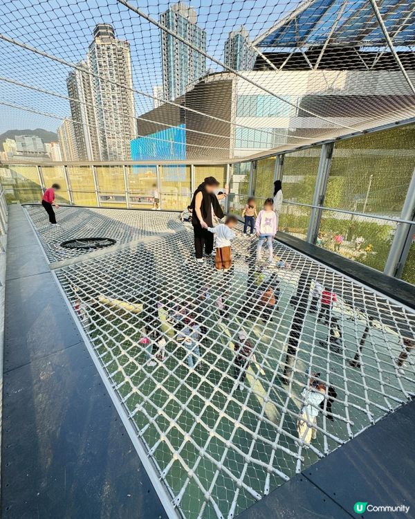 【#香港免費公園｜盡玩滾筒滑梯、繩網兼玩沙】