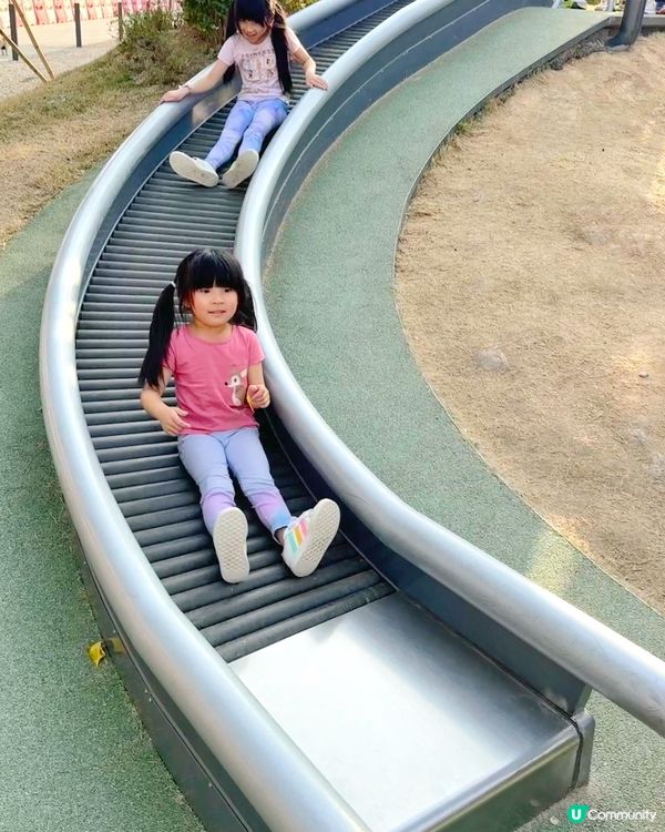 【#香港免費公園｜盡玩滾筒滑梯、繩網兼玩沙】