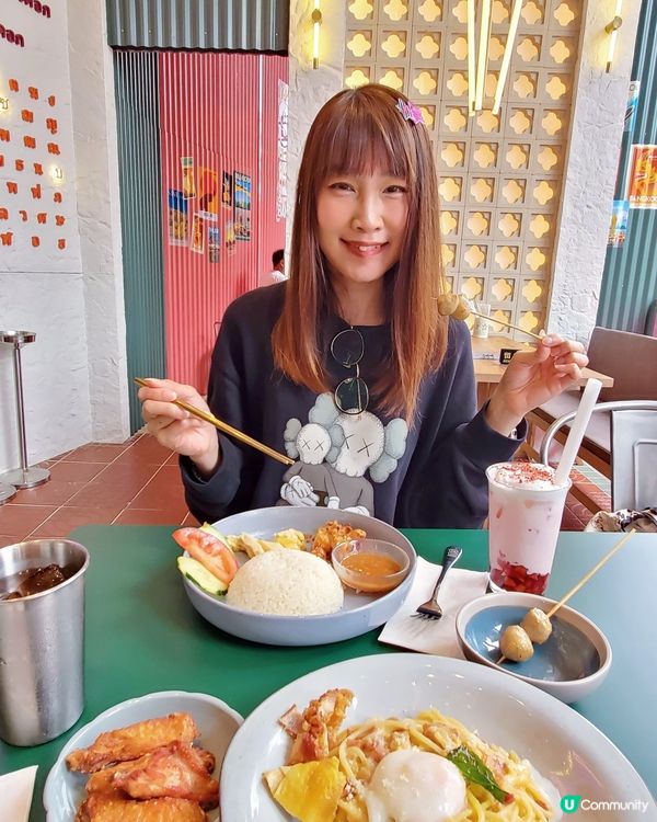 是日午餐，今天刻意到商場新開的一家泰國餐廳享用午餐
