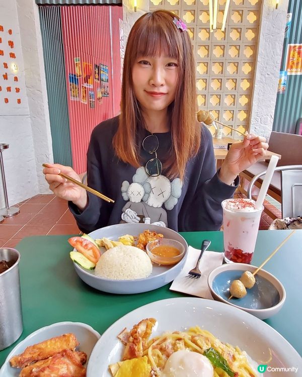 是日午餐，今天刻意到商場新開的一家泰國餐廳享用午餐
