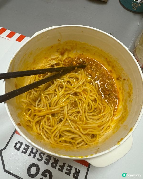 禿黃油蟹黃拌麵