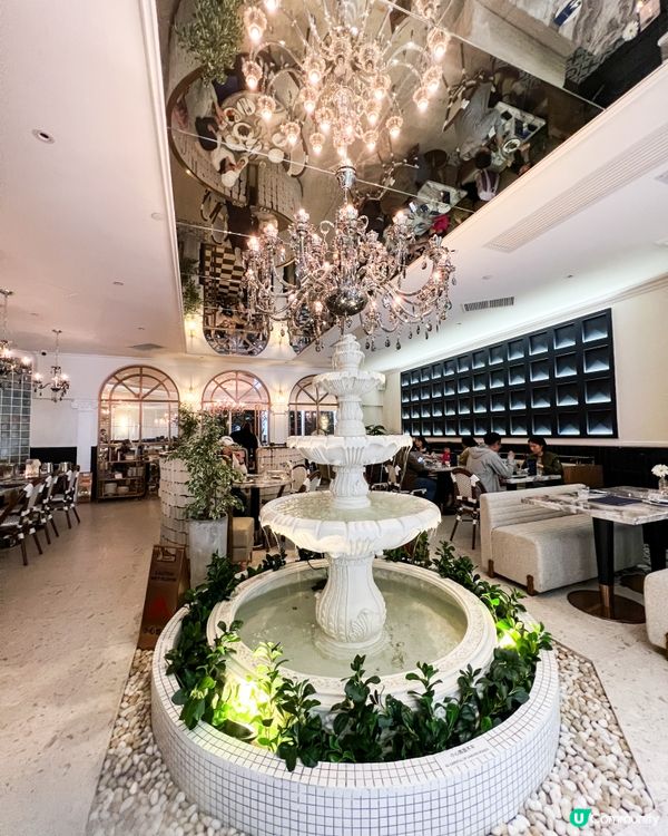 《銅鑼灣皇室堡新開宮廷風西餐廳》