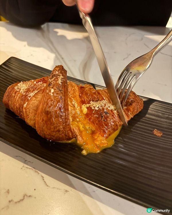 招牌法式龍蝦湯流心牛角包🥐 中環善慶街享慢煮意😋