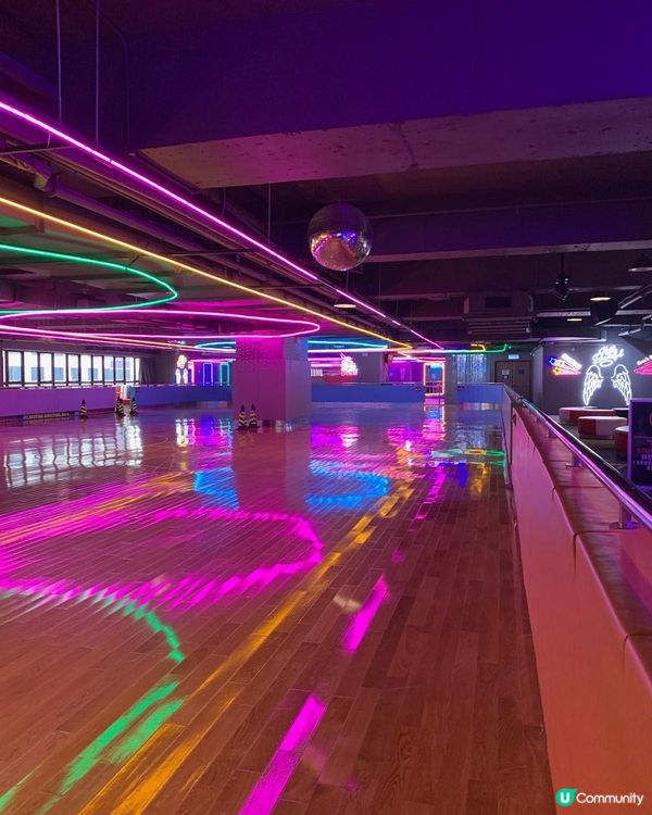 全港最大室內滾軸溜冰場 懷舊風打卡一流📸🔥