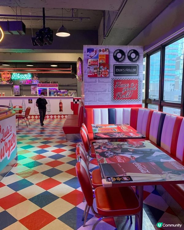 全港最大室內滾軸溜冰場 懷舊風打卡一流📸🔥