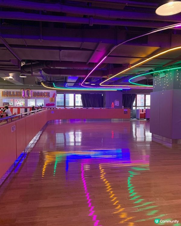 全港最大室內滾軸溜冰場 懷舊風打卡一流📸🔥