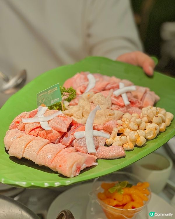 【深圳美食】不加一滴水，只用椰汁熬的椰子雞火鍋