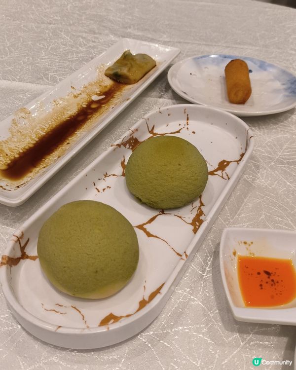 特色點心抹茶脆皮叉燒包