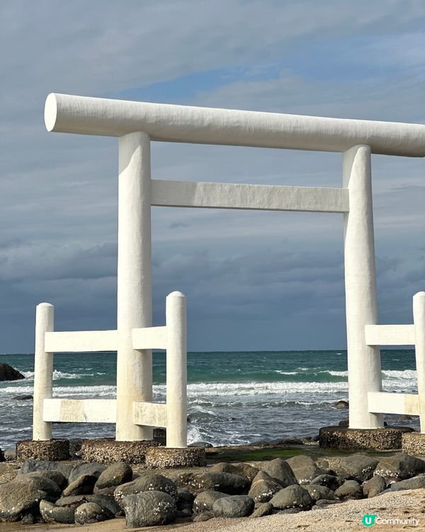 好特別的白色鳥居 