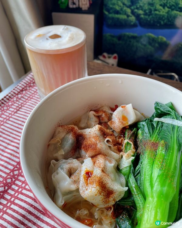 簡易午餐👩🏻‍🍳手工菜肉餃配粗麵