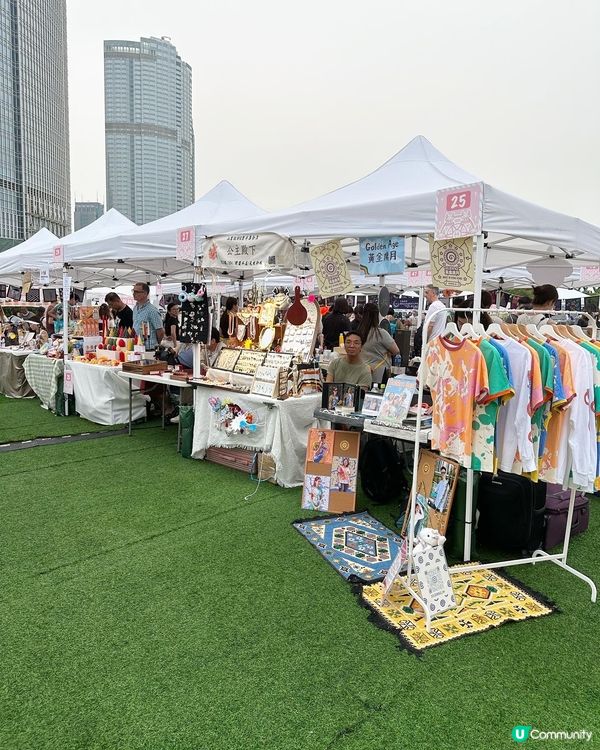 香港中環摩天輪 「免免不絕市集」