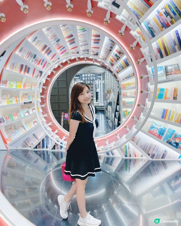 深圳歡樂港灣-打卡書店【鐘書閣】