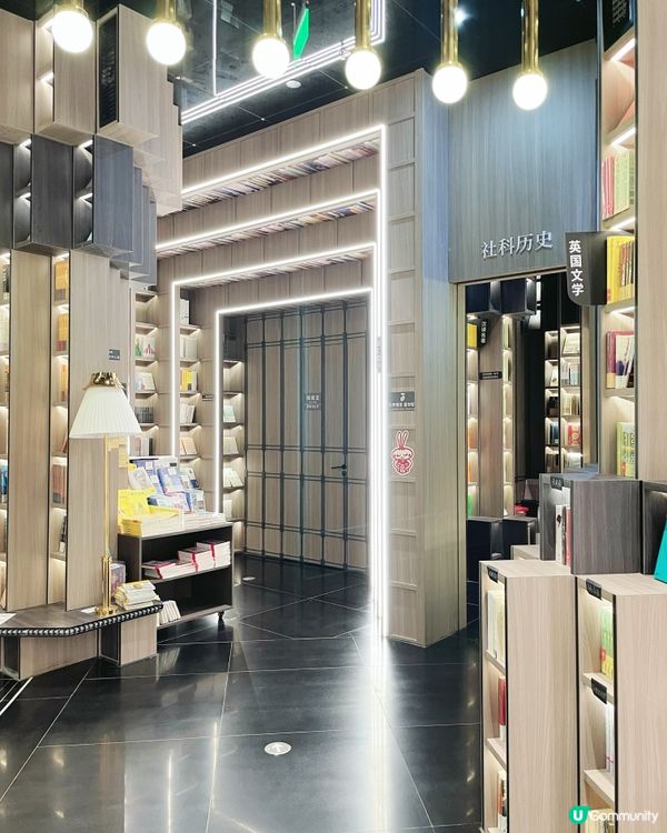 深圳歡樂港灣-打卡書店【鐘書閣】